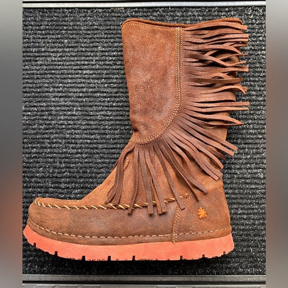 Women’s Suede Boots - Picture 5 of 5